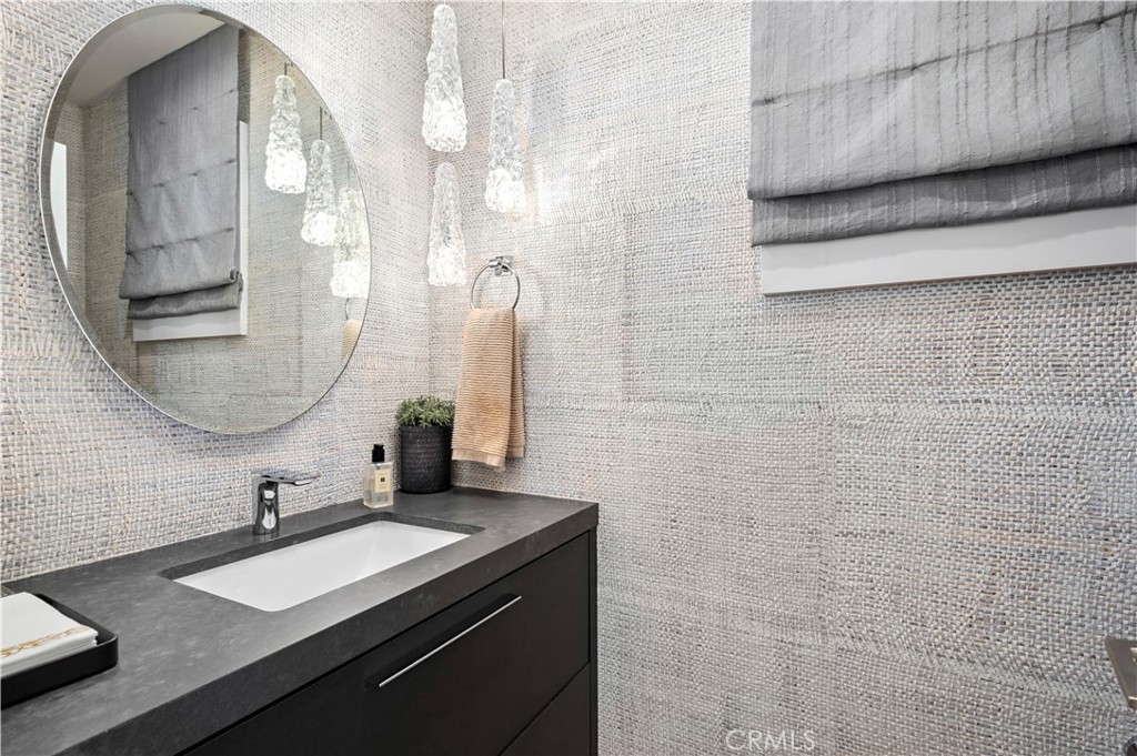 Corona del Mar North of PCH (CNHW) - Residential
