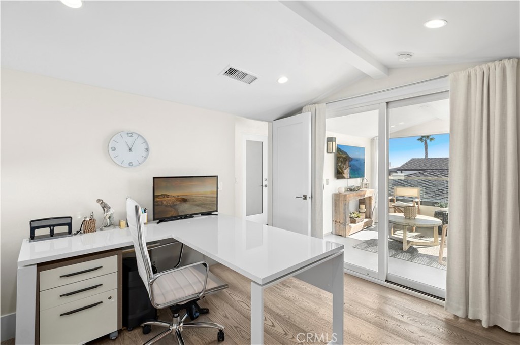Corona del Mar North of PCH (CNHW) - Residential