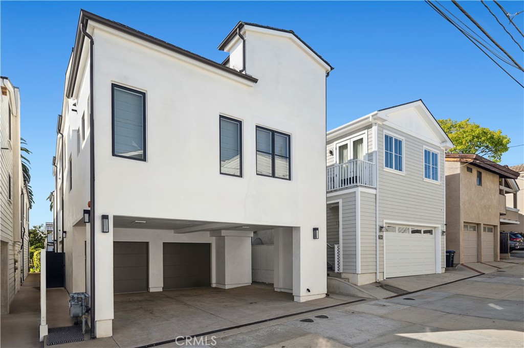 Corona del Mar North of PCH (CNHW) - Residential