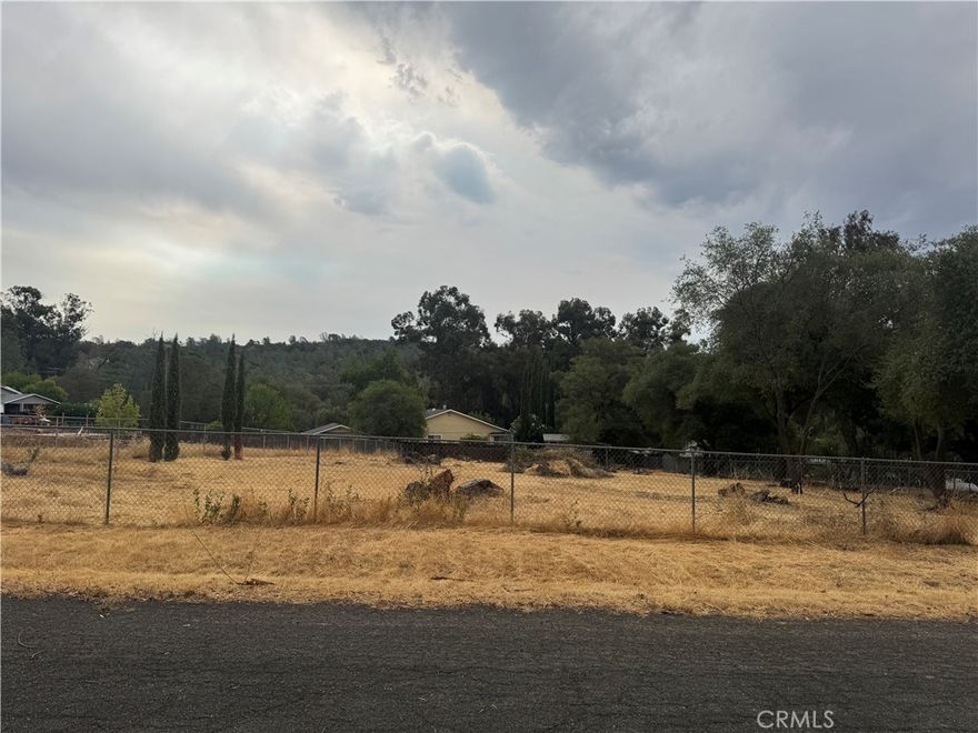 Build Your Dream Near Lake Oroville!

Nearly half an acre of vacant land with incredible potential! This spacious parcel offers a peaceful setting just minutes from Lake Oroville, perfect for outdoor enthusiasts. The lot features septic already in place, with power and water available at the road, making it an ideal site for a custom home, vacation retreat, or investment. Enjoy nearby boating, fishing, and hiking while still being close to town for shopping and amenities. Don't miss this rare opportunity to own a ready-to-develop lot in one of Northern California's most desirable recreational areas!