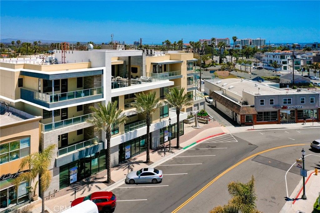 Photo of 414 Main Street #430, Huntington Beach, CA 92648 (MLS # OC25141509)