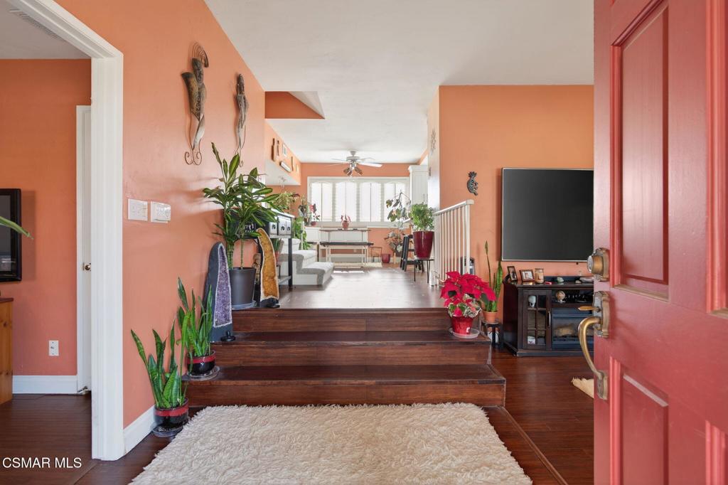 250 W Avenida De Las Flores