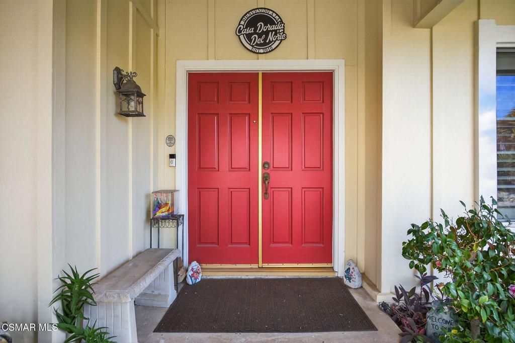 Photo of 250 W Avenida De Las Flores, Thousand Oaks, CA 91360 (MLS # 226000063)