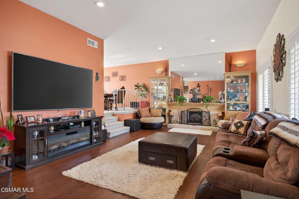 250 W Avenida De Las Flores