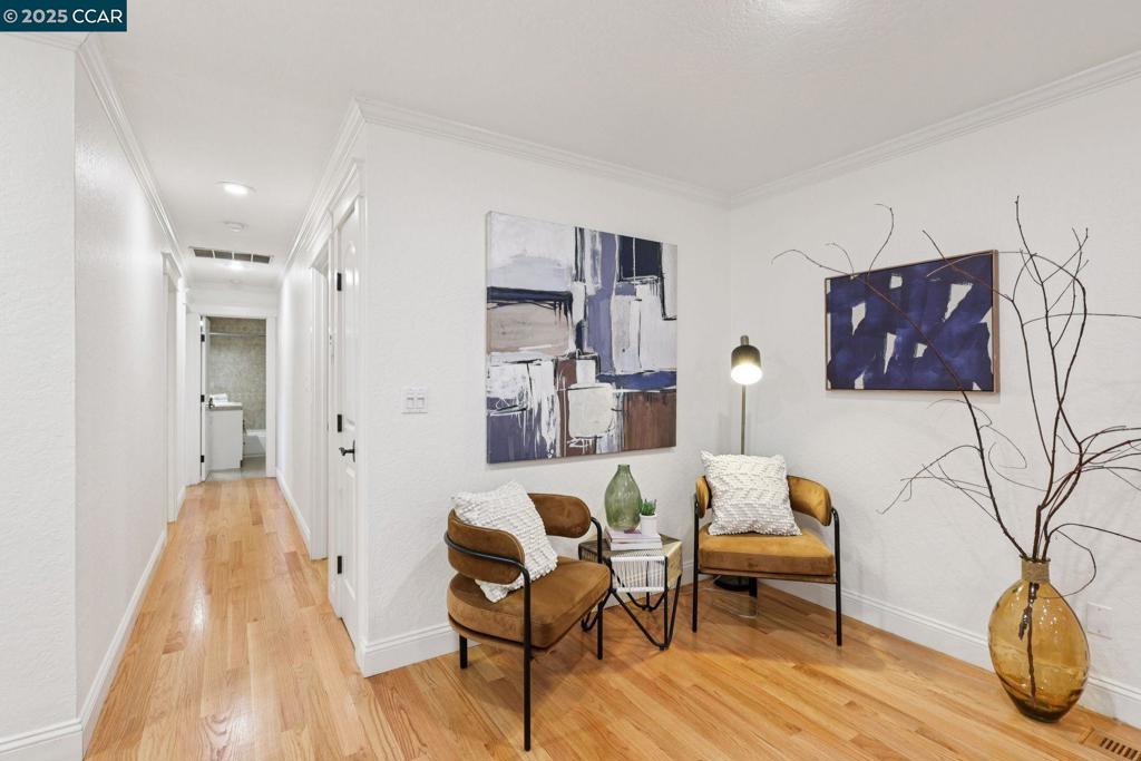 REDWOOD HEIGHTS - Residential