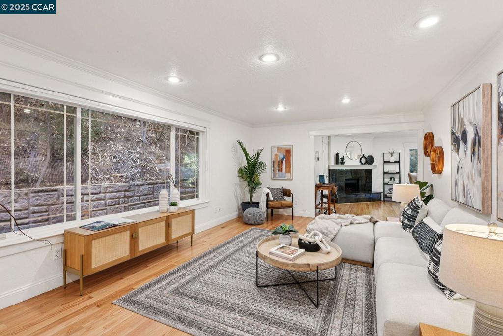 REDWOOD HEIGHTS - Residential