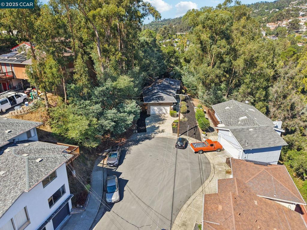 REDWOOD HEIGHTS - Residential