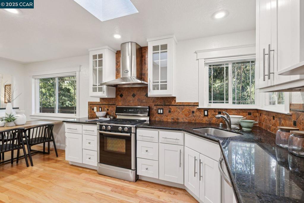REDWOOD HEIGHTS - Residential