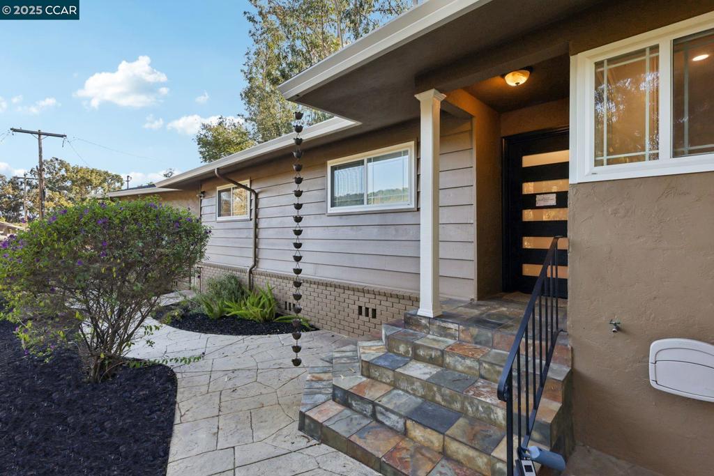 REDWOOD HEIGHTS - Residential