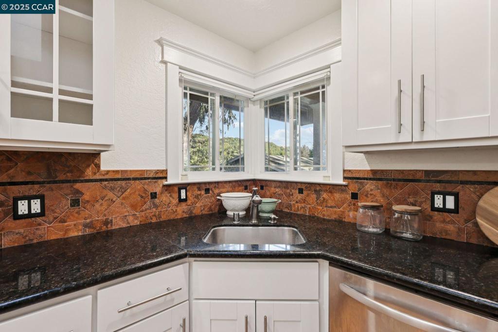 REDWOOD HEIGHTS - Residential
