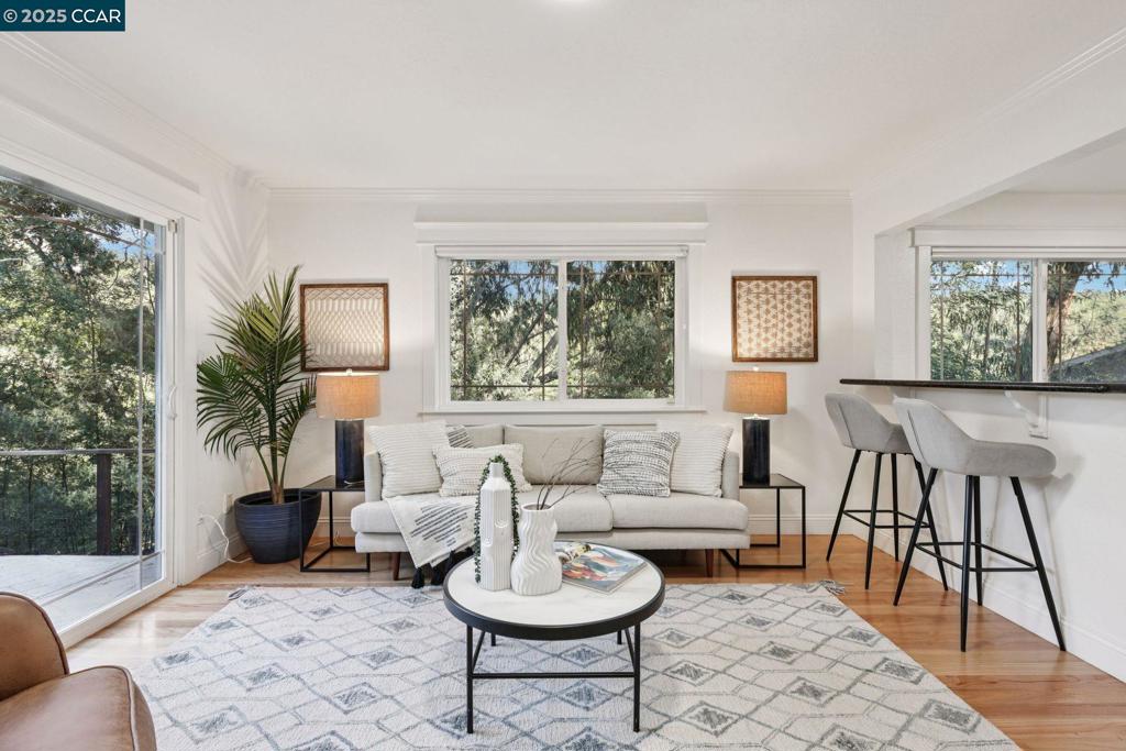 REDWOOD HEIGHTS - Residential
