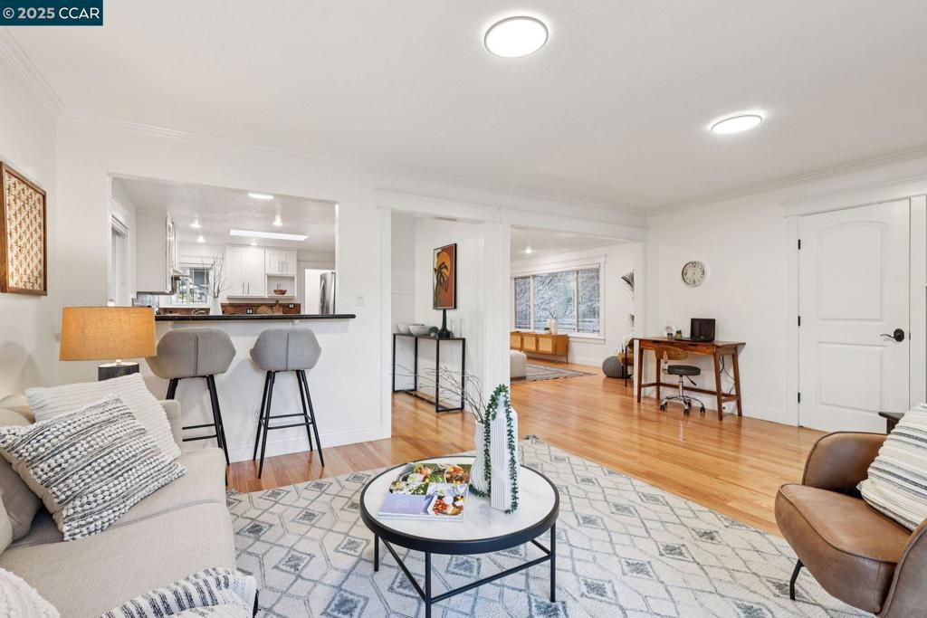 REDWOOD HEIGHTS - Residential