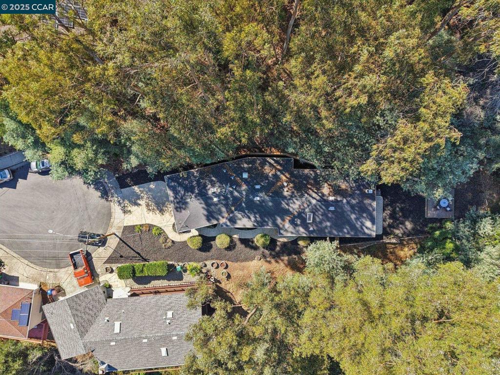 REDWOOD HEIGHTS - Residential