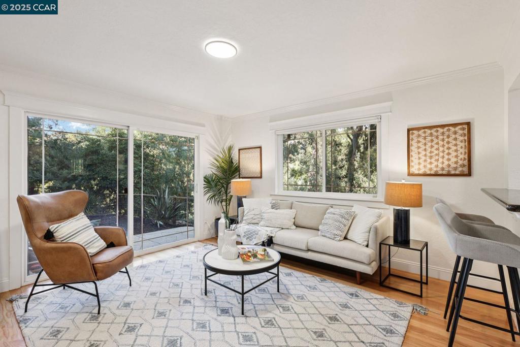 REDWOOD HEIGHTS - Residential