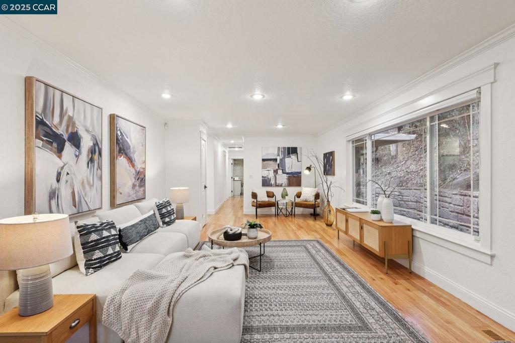 REDWOOD HEIGHTS - Residential