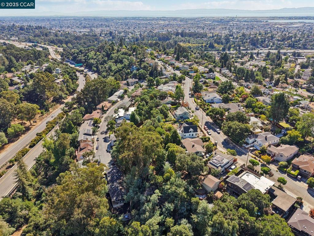 REDWOOD HEIGHTS - Residential
