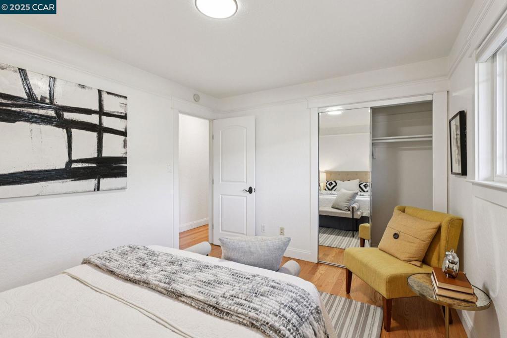 REDWOOD HEIGHTS - Residential