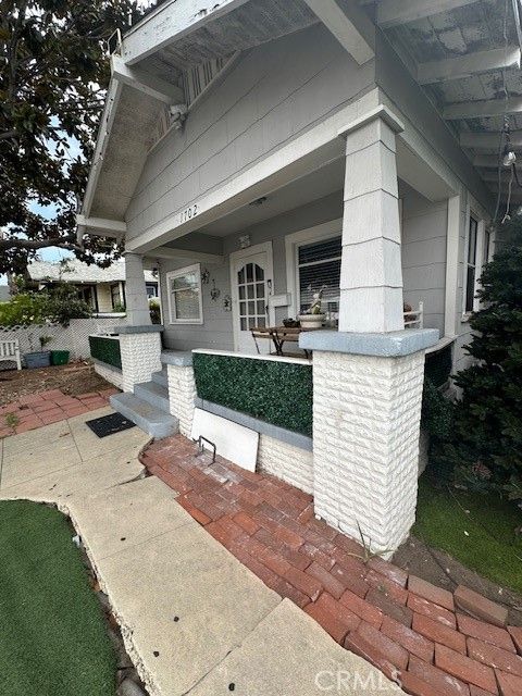 1702 Freeman Long Beach CA 90804