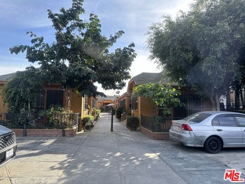 Photo of 420 E 51st Street, Los Angeles, CA 90011 (MLS # 26635265)