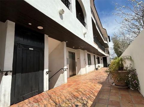 Photo of 4440 Talofa Avenue #301, North Hollywood, CA 91602 (MLS # GD26107069)