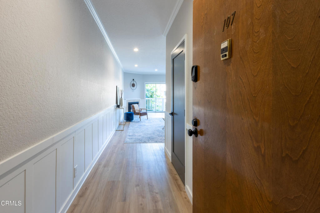 5135 Zelzah Avenue 107