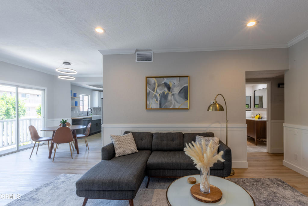 5135 Zelzah Avenue 107