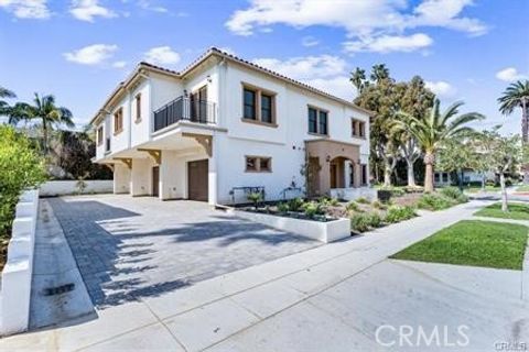 Tiny photo for 51 Kennebec Avenue #3, Long Beach, CA 90803 (MLS # PV25186703)