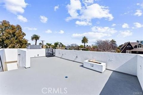 Tiny photo for 51 Kennebec Avenue #3, Long Beach, CA 90803 (MLS # PV25186703)