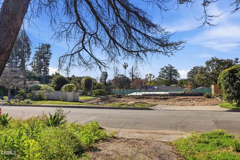 Photo of 1860 Homewood Drive, Altadena, CA 91001 (MLS # P1-25875)