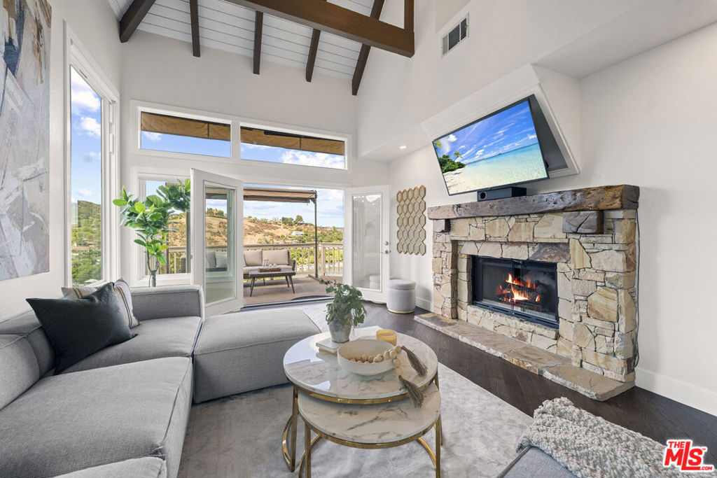 3335 Lake Crest Court