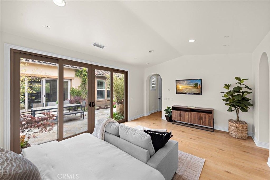 listing image 130727456237414622013