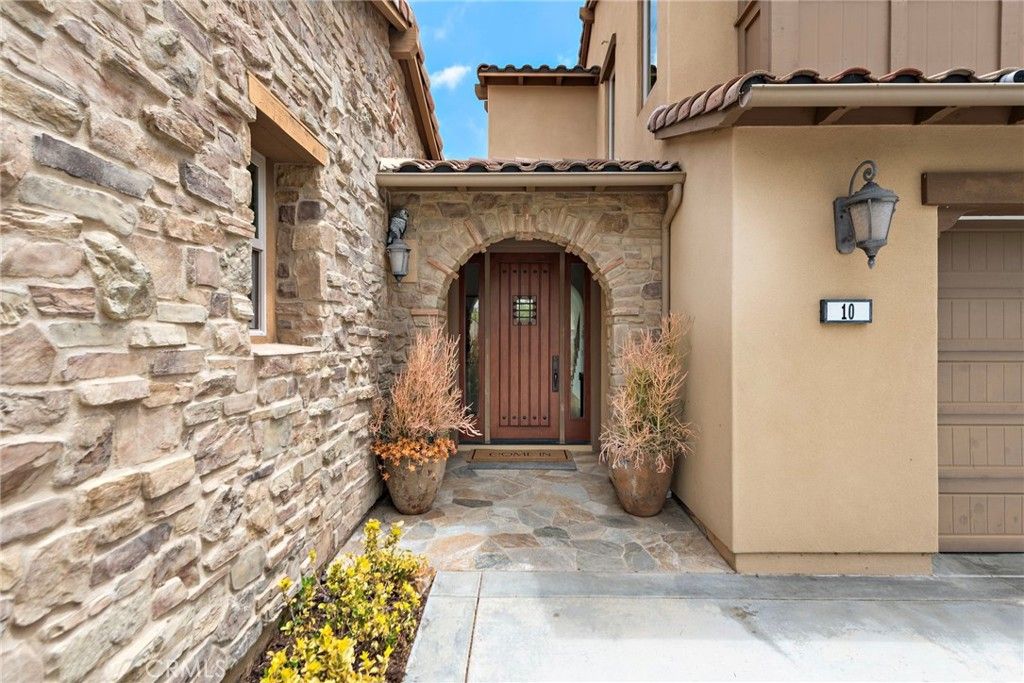 listing image 130727557737406076037