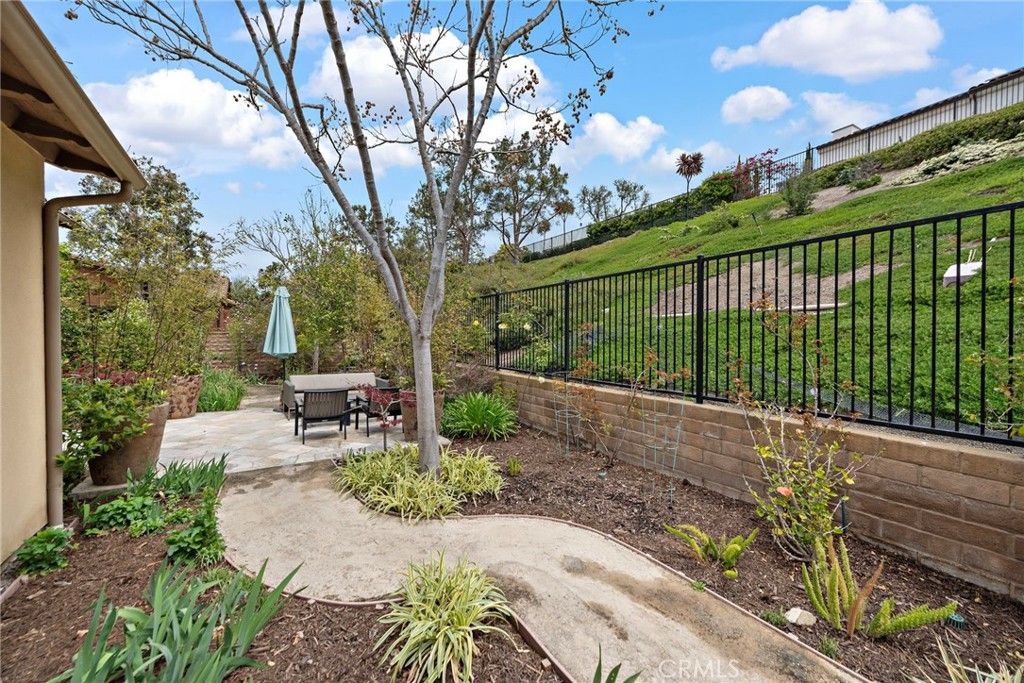 listing image 130728679207071556420