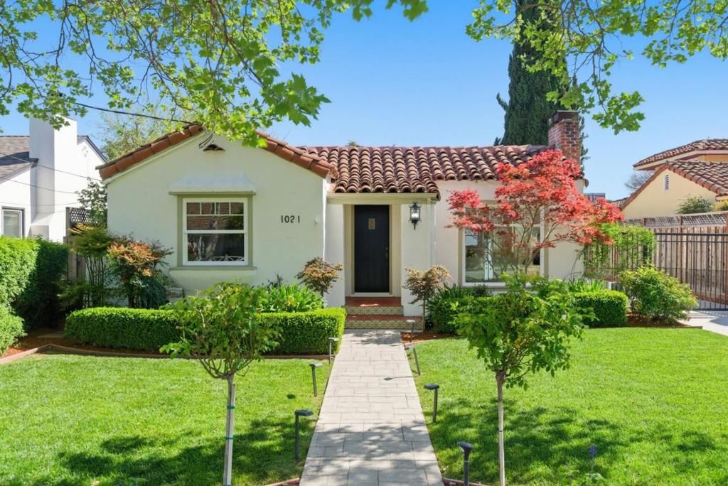 Photo of 1084 Bennett Way, San Jose, CA 95125 (MLS # ML82036855)