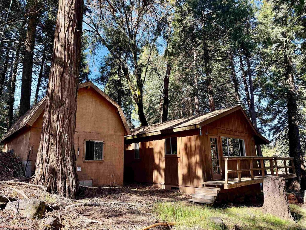 22124 Crestline Road