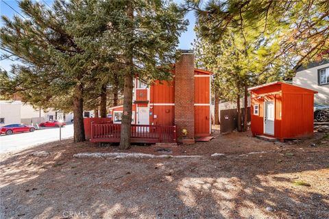 Photo of 2442 Hunsaker Dr, Running Springs, CA 92382 (MLS # CV25281279)