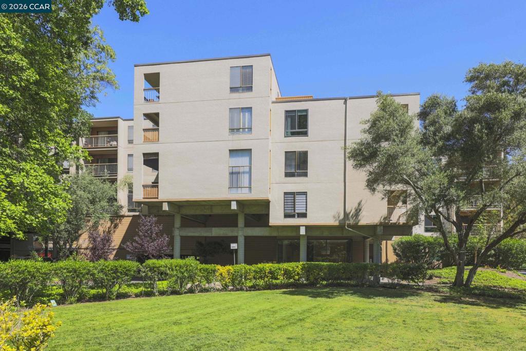 330 N Civic Dr 203