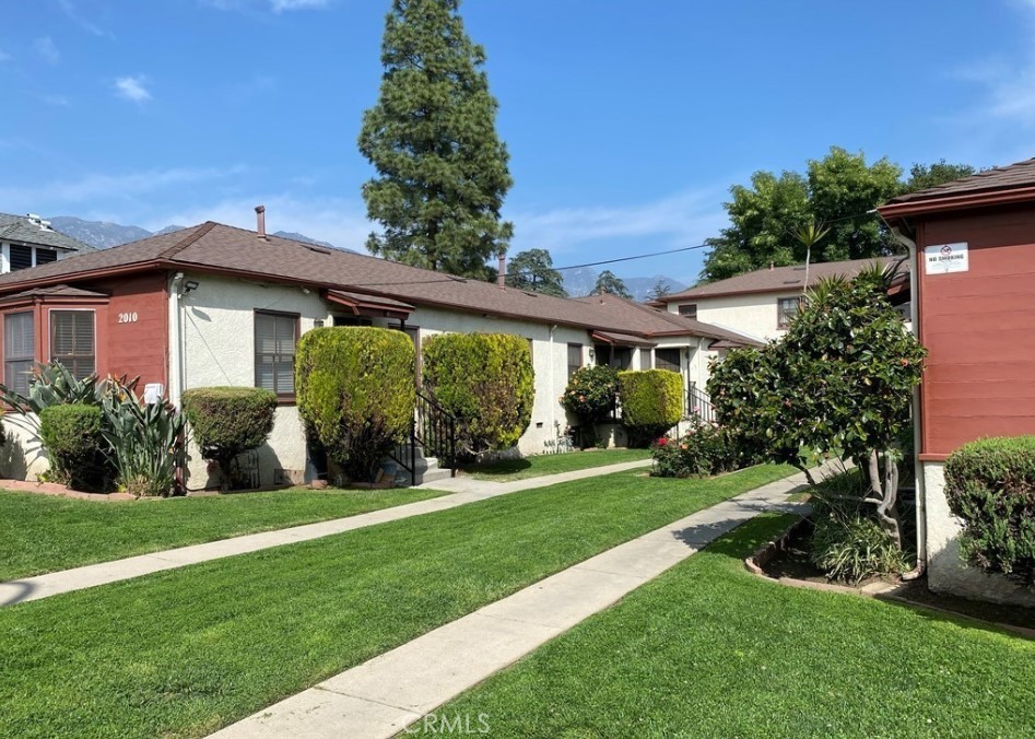 2010 N Los Robles Avenue