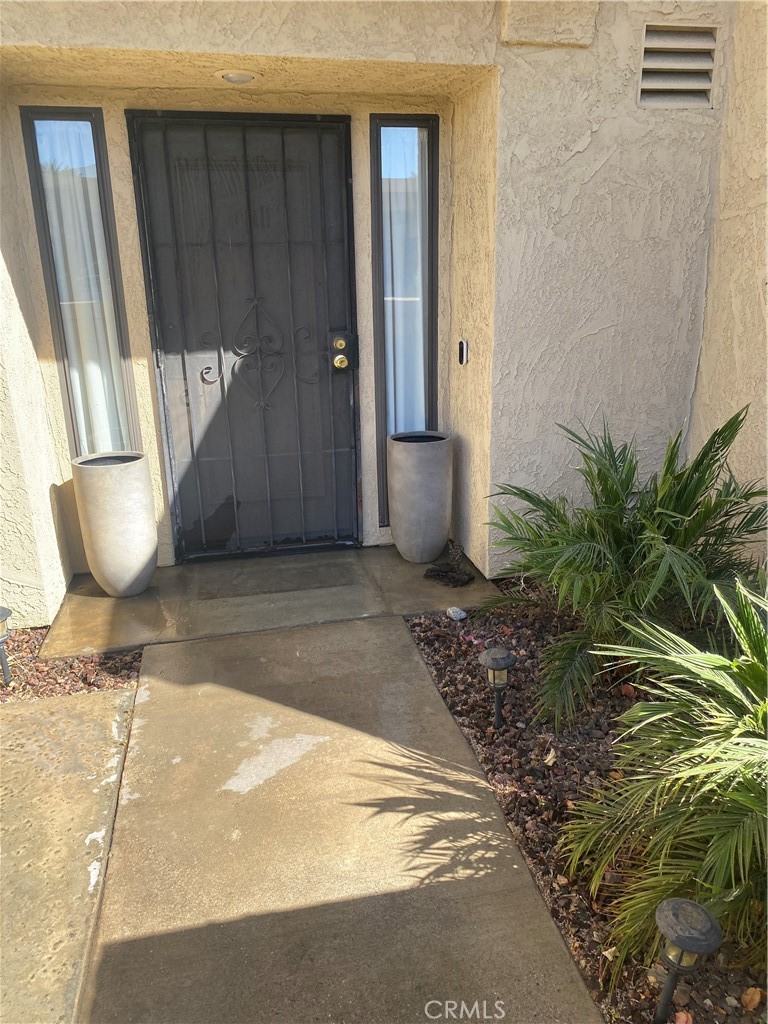 34023 Calle Mora