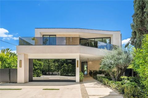 16988 Strawberry Drive Encino CA 91436