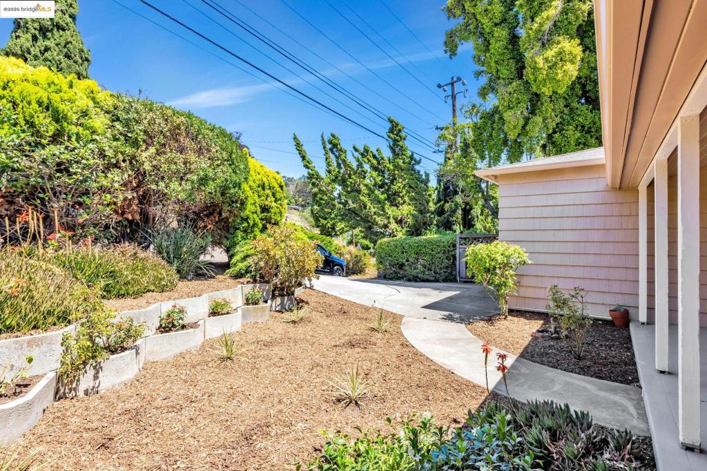 Properties 4 24575 Marie Drive