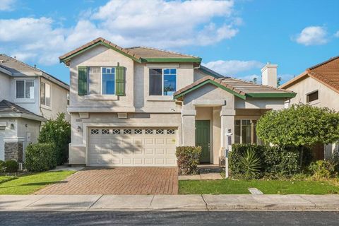 Photo of 34761 Klondike Drive, Union City, CA 94587 (MLS # ML82044231)