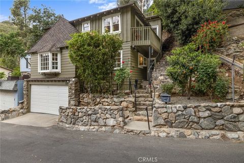Photo of 721 Country Club Dr, Burbank, CA 91501 (MLS # BB26073802)