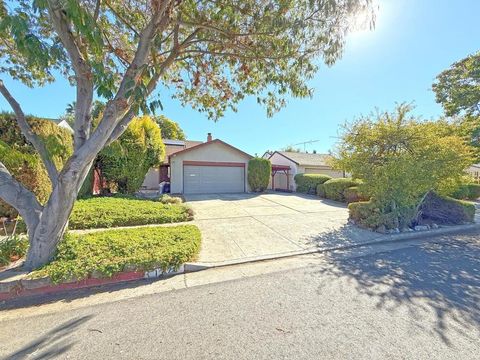 Photo of 1776 Loch Ness Way, San Jose, CA 95121 (MLS # ML82026368) Photo of 1776 Loch Ness Way, San Jose, CA 95121 (MLS # ML82026368)