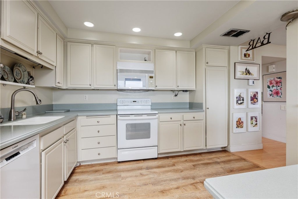 4014 Calle Sonora Oeste 2A, Laguna Woods CA 92637 - Photo 23
