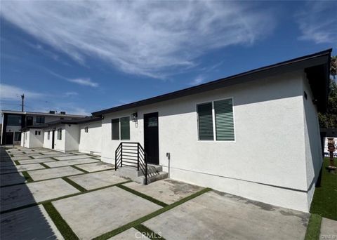 Photo of 9307 S Budlong Ave, Los Angeles, CA 90044 (MLS # DW26021611)
