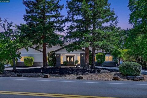 Photo of 1283 Rudgear Rd RD, Walnut Creek, CA 94596 (MLS # 41133710)