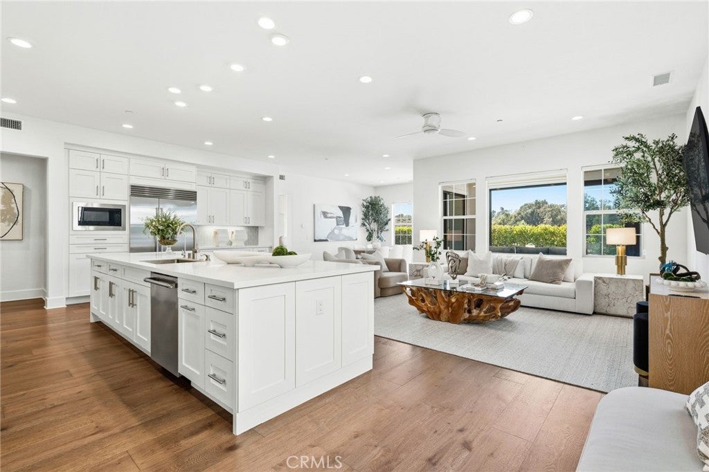 5201 Goldenrod Cir, Huntington Beach CA 92649 - Photo 9