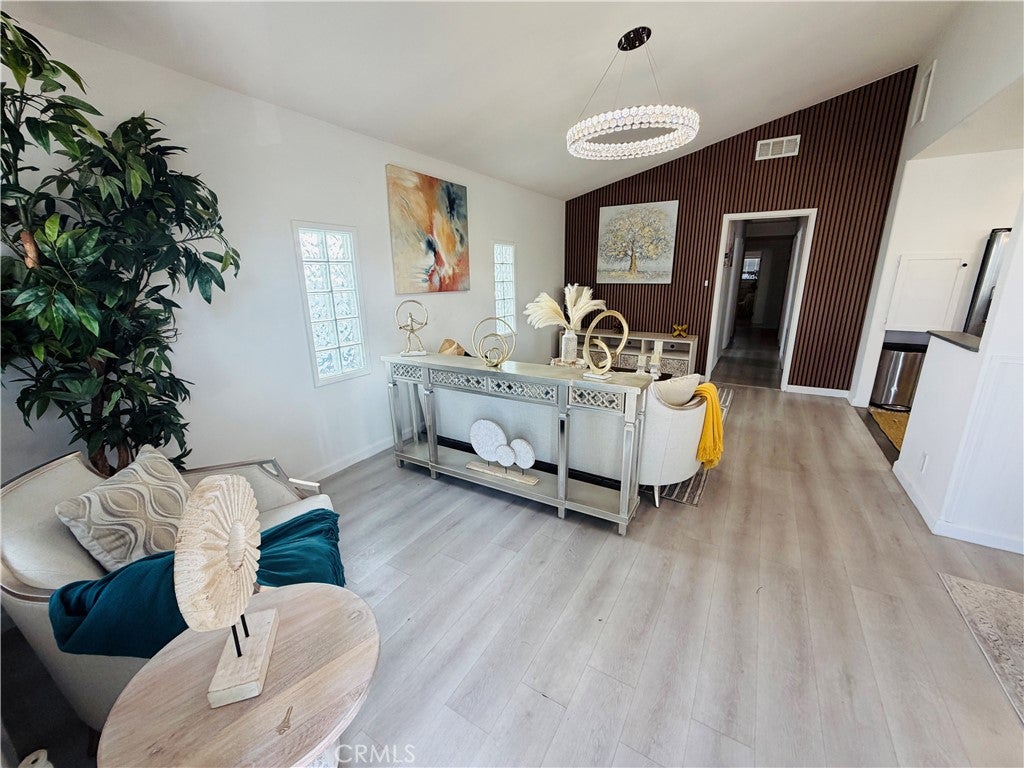 1659 W 215th St, Torrance CA 90501