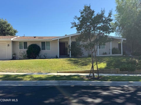 Photo of 118 Lear Circle, Thousand Oaks, CA 91360 (MLS # 226004181)